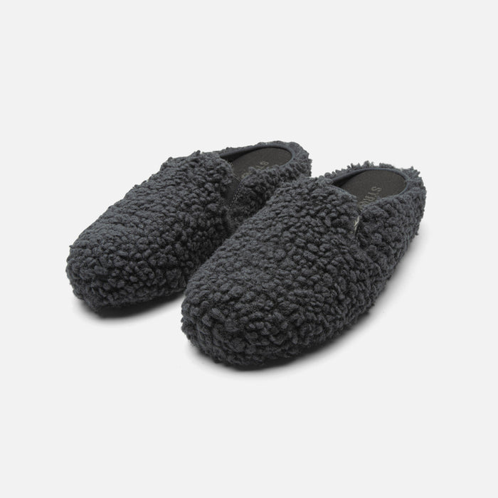 STRAYE Ventura Mule Furry Carbon – angled front view slip-on mule
