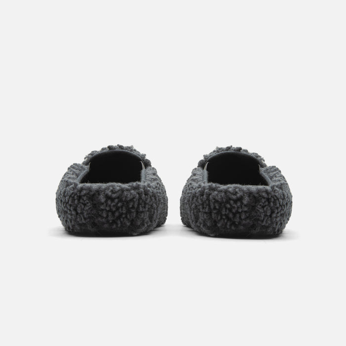 STRAYE Ventura Mule Furry Carbon – back heel view 1.5 inch lift mule