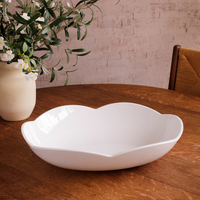 Beatriz Ball Vida Amelia Extra Large Oval Bowl White — Closer view of the empty oval bowl