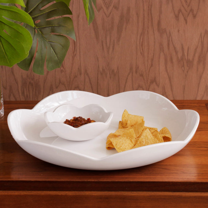 Beatriz Ball Vida Amelia Round Platter with Mini Dip Bowl White — With chips and dip