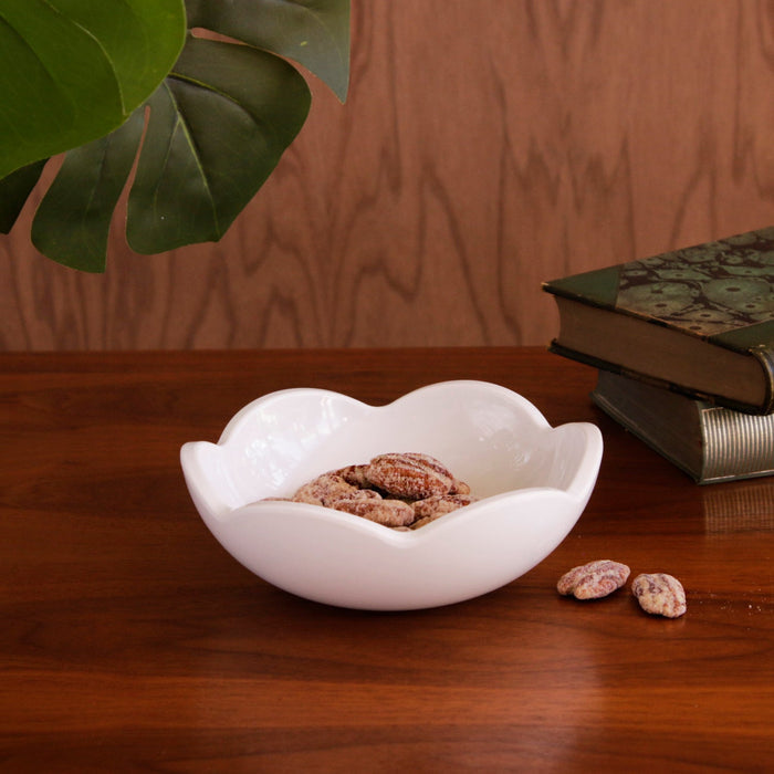 Beatriz Ball Vida Amelia Mini Bowl White — With a small serving of nuts