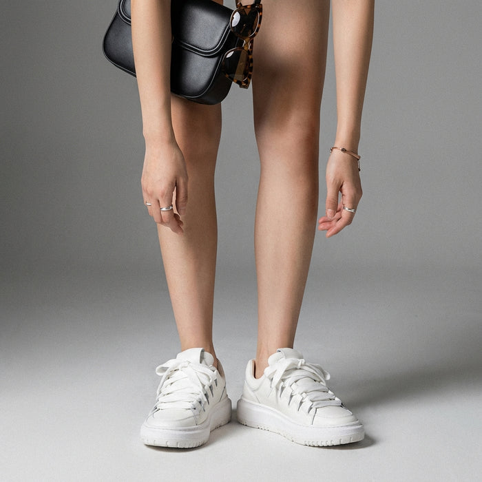 Baskets blanches à lacets en cuir pour un look streetwear - Koreanxwear - Taille 40