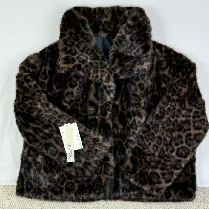 Wide-necked leopard print mink coat