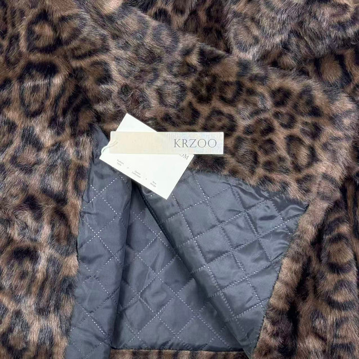Wide-necked leopard print mink coat